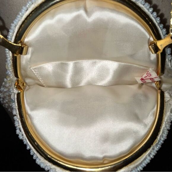 Handmade Sequins Embellished Kiss Lock Statement Evening Bag - Picture 3 of 7